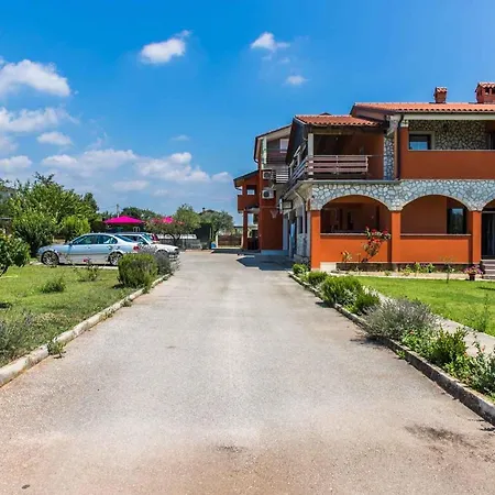 Pula, Istria 12 아파트 풀라