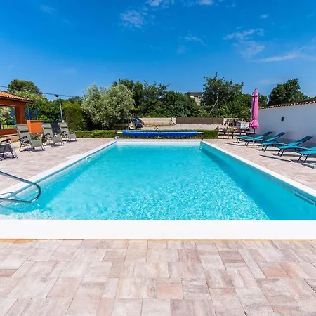 Pula, Istria 12 Apartman *