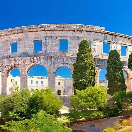 Pula, Istria 12 아파트 풀라