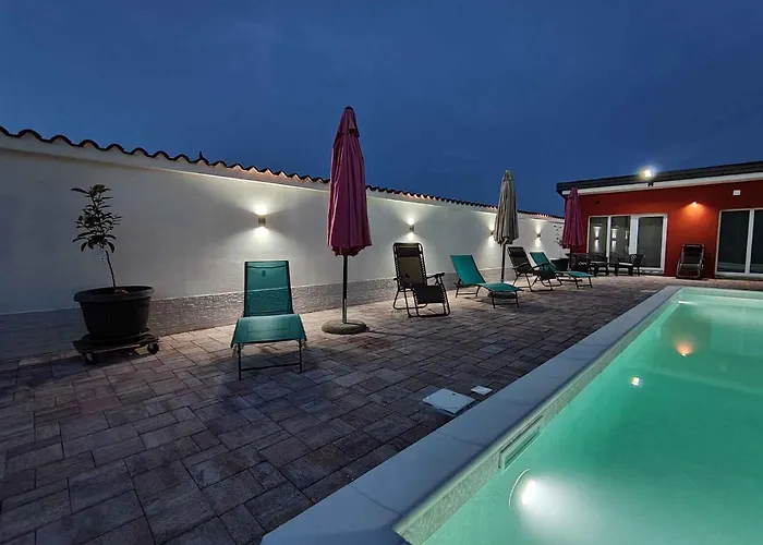 Pula, Istria 12 아파트 풀라