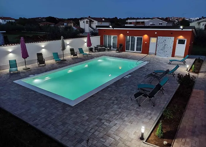 Pula, Istria 12 아파트 풀라